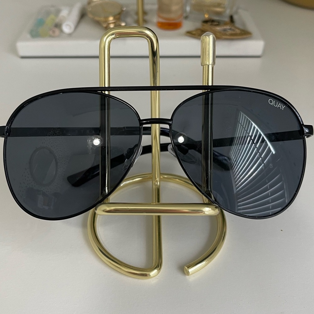 QUAY AVIATOR SUNGLASSES